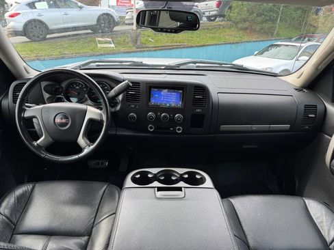 Used 2008 GMC Sierra 2500 SLE w/ Z71 Off-Road Package image 13