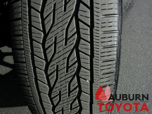 Used 2025 Chevrolet Traverse LT w/ Midnight/Sport Edition image 5