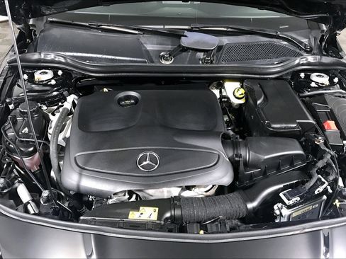 Used 2019 Mercedes-Benz CLA 250 4MATIC image 9