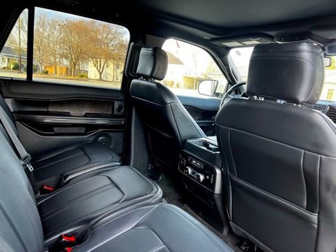 Used 2020 Ford Expedition Limited image 20