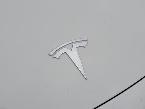 Used 2021 Tesla Model 3 Performance image 6