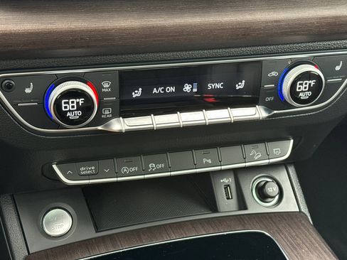 Used 2023 Audi Q5 2.0T Premium w/ Convenience Package image 17