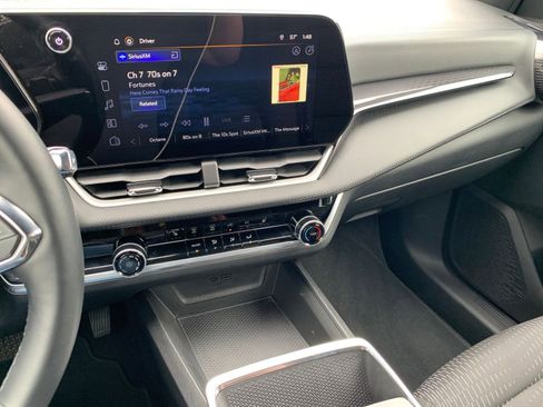 Used 2025 Chevrolet Equinox LT image 17