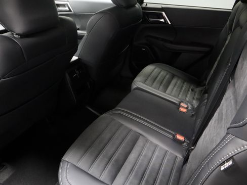 New 2026 Mitsubishi Outlander SE image 14