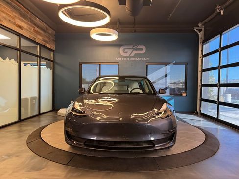 Used 2022 Tesla Model 3 Long Range AWD/4WD image 8