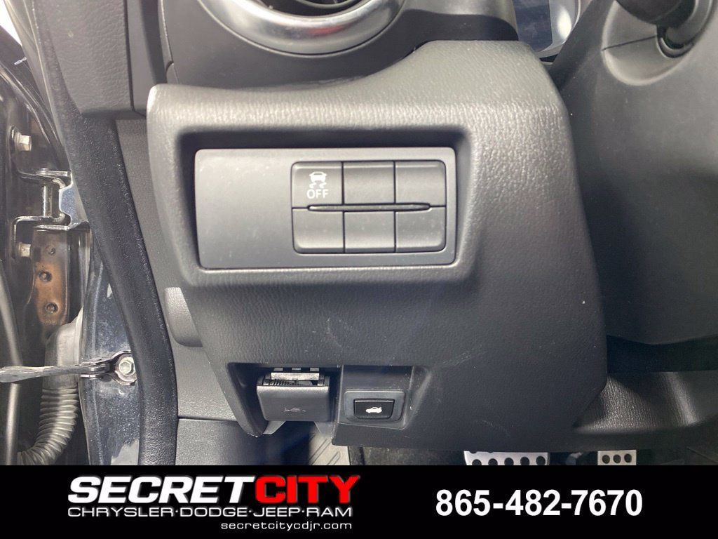 Used 2019 FIAT 124 Spider Abarth w/ Navigation & Sound Group RWD image 15