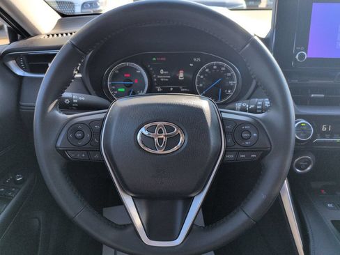 Certified 2023 Toyota Venza LE AWD/4WD image 14