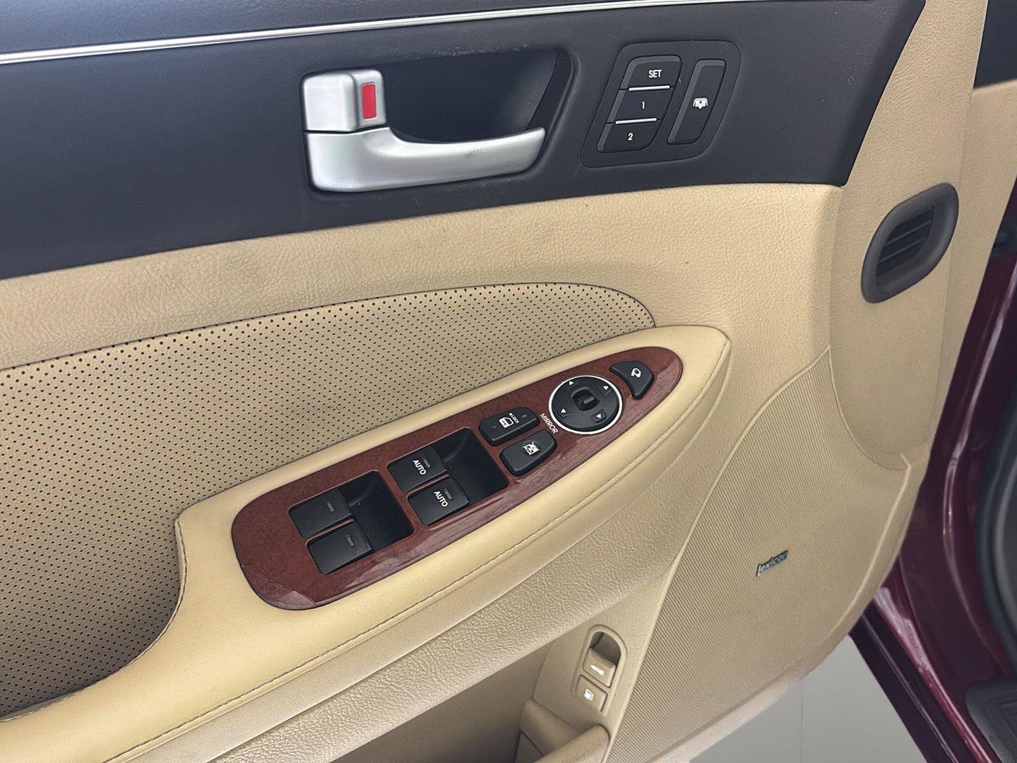 Used 2012 Hyundai Genesis 4.6 RWD image 13