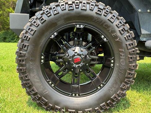 Used 2017 Jeep Wrangler Unlimited Sport w/ Quick Order Package 24S AWD/4WD image 9