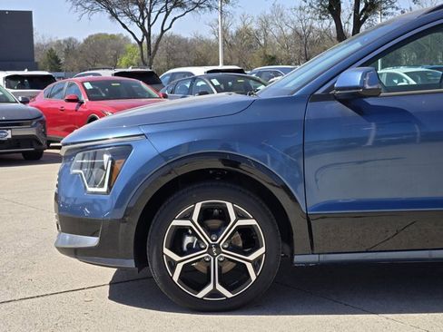 New 2025 Kia Niro EX Touring image 6