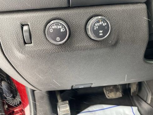 Used 2021 Chevrolet Colorado LT image 17