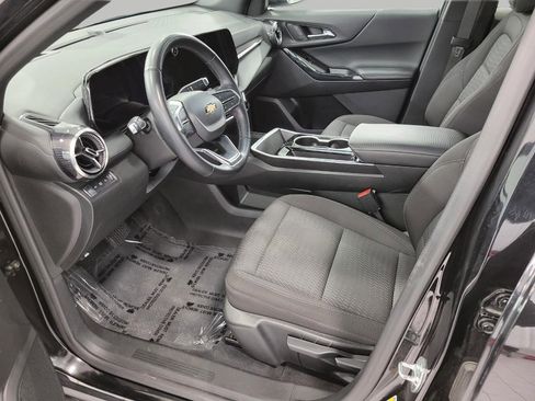 Used 2025 Chevrolet Equinox LT image 9