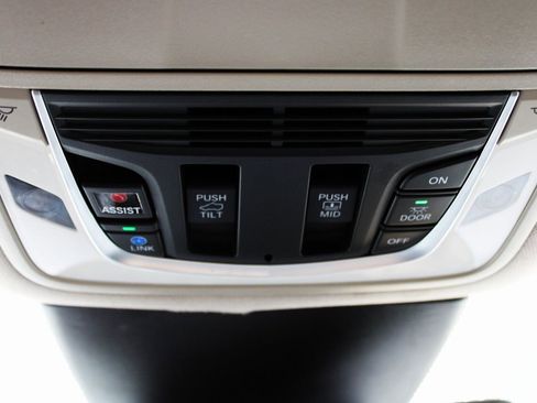 Used 2023 Acura MDX FWD image 29