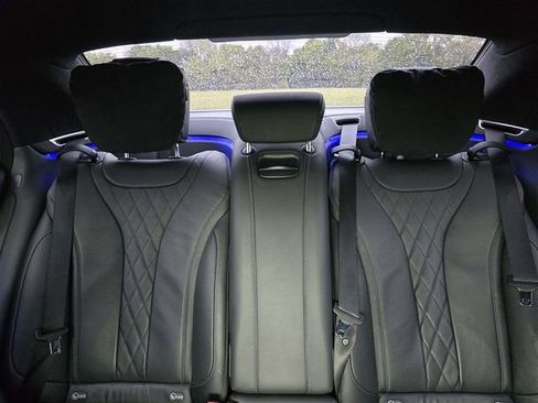 Used 2018 Mercedes-Benz S 560 Sedan image 21