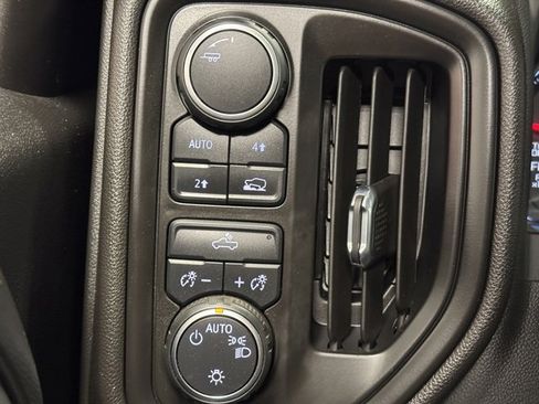 Used 2023 Chevrolet Silverado 1500 Custom image 25