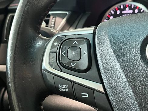 Used 2016 Toyota Camry SE FWD image 28