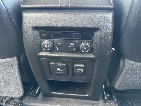 Used 2019 Chevrolet Traverse Premier w/ LPO, Floor Liner Package AWD/4WD image 17