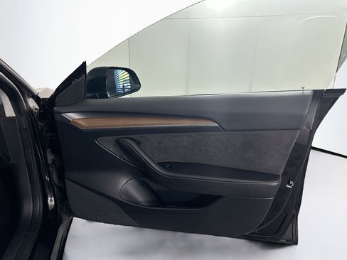 Used 2023 Tesla Model 3 Standard Range RWD image 32