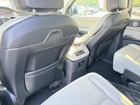 New 2026 Lincoln Navigator Reserve w/ Jet Appearance Package AWD/4WD image 15