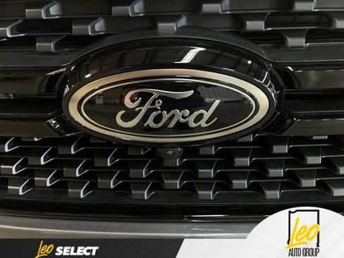 Used 2025 Ford Ranger Lariat w/ FX4 Off-Road Package AWD/4WD image 9
