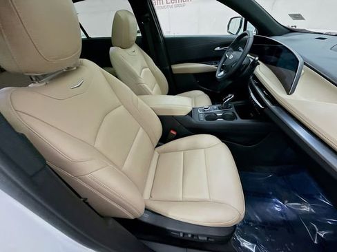 Used 2024 Cadillac XT4 Luxury w/ Cold Weather Package image 30