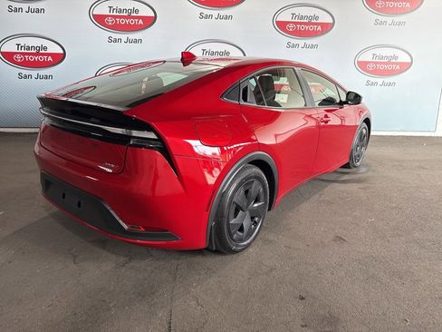 Used 2025 Toyota Prius Plug-In Hybrid image 4