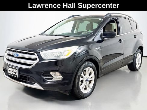 Used 2017 Ford Escape SE w/ Equipment Group 201A FWD image 1