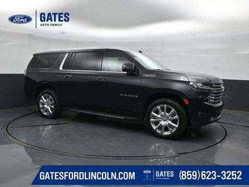 Used 2022 Chevrolet Suburban High Country AWD/4WD image 1