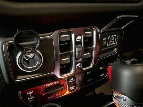 Used 2024 Jeep Wrangler Unlimited Rubicon 392 image 29