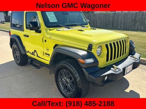 Used 2024 Jeep Wrangler Sport AWD/4WD image 3