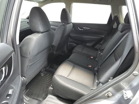 Used 2018 Nissan Rogue S AWD/4WD image 30