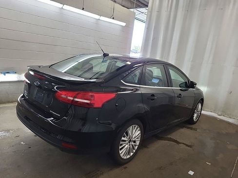 Used 2018 Ford Focus Titanium w/ Titanium Technology Package FWD image 6