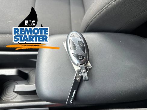 Used 2025 Hyundai Kona SEL AWD/4WD image 56