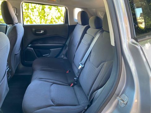 Used 2018 Jeep Compass Sport FWD image 38