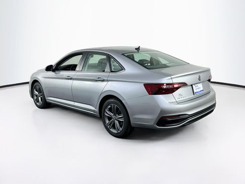 Used 2023 Volkswagen Jetta SE FWD image 7