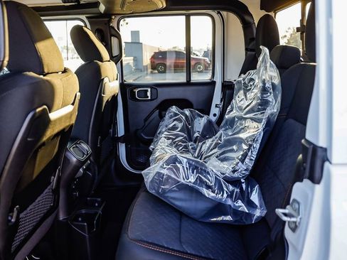 New 2026 Jeep Gladiator Mojave image 23