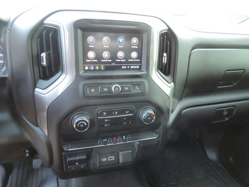 Used 2021 Chevrolet Silverado 2500 Custom w/ Custom Value Package image 10