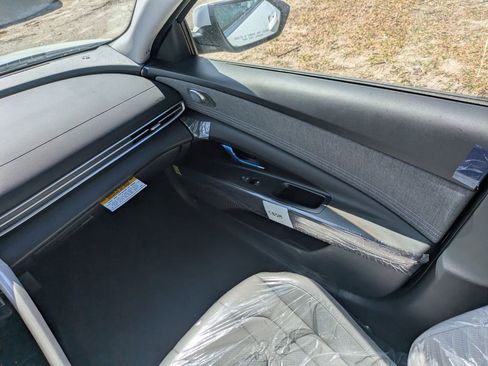 New 2026 Hyundai Elantra Limited FWD image 16