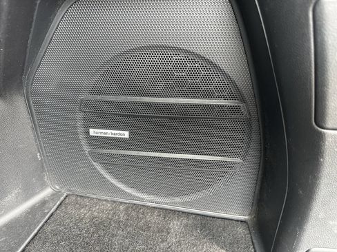 Used 2019 Subaru Ascent Limited image 33