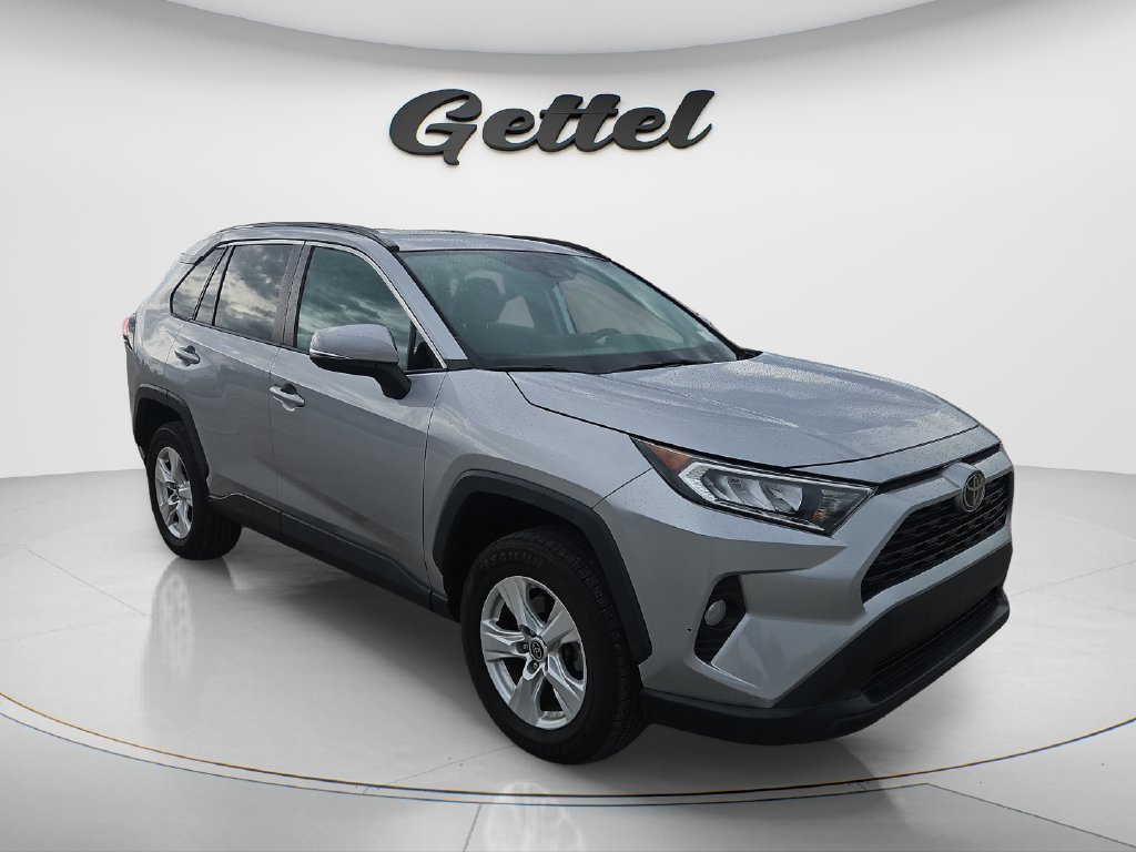 Certified 2021 Toyota RAV4 XLE w/ Convenience Package FWD image 3