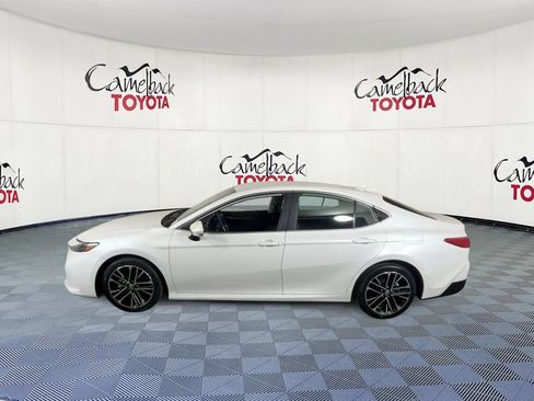 Used 2025 Toyota Camry XLE FWD image 7