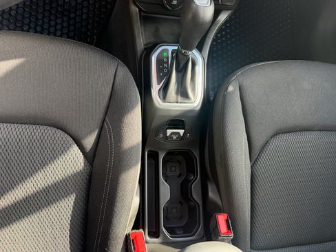 Used 2023 Jeep Renegade Latitude w/ Sun/Sound Group AWD/4WD image 34