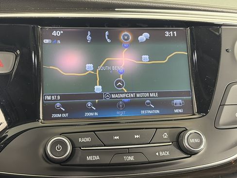 Used 2019 Buick Envision Essence image 21