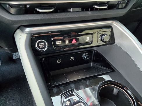 New 2025 Audi Q5 Premium Plus image 22