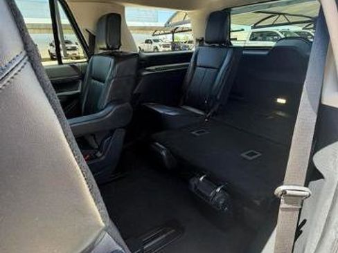 Used 2024 Ford Expedition XLT RWD image 13