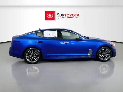 Used 2019 Kia Stinger RWD image 2