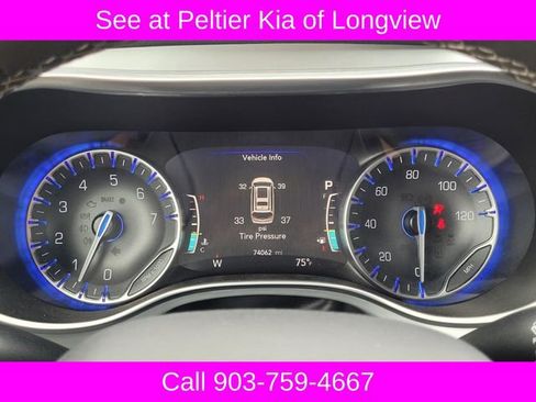 Used 2025 Chrysler Pacifica Limited FWD image 31