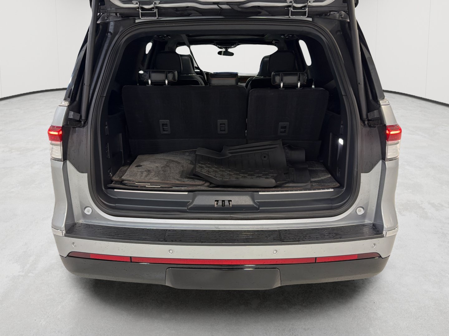 Used 2024 Lincoln Navigator Black Label AWD/4WD image 23