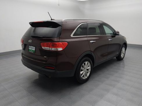 Used 2016 Kia Sorento LX image 9