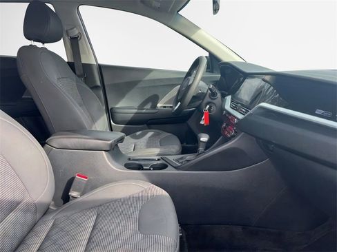 Used 2022 Kia Niro LX image 19